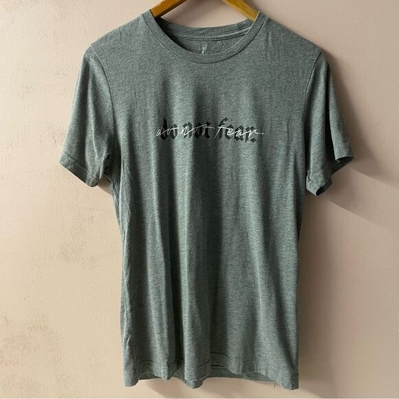 Elevated Faith Gray “Do Not Fear” Tee Size M GUC - Picture 3 of 9